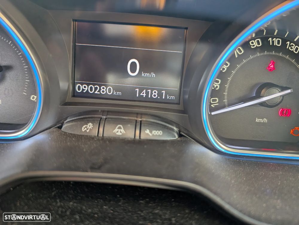 Peugeot 2008 1.6 e-HDi Allure - 5