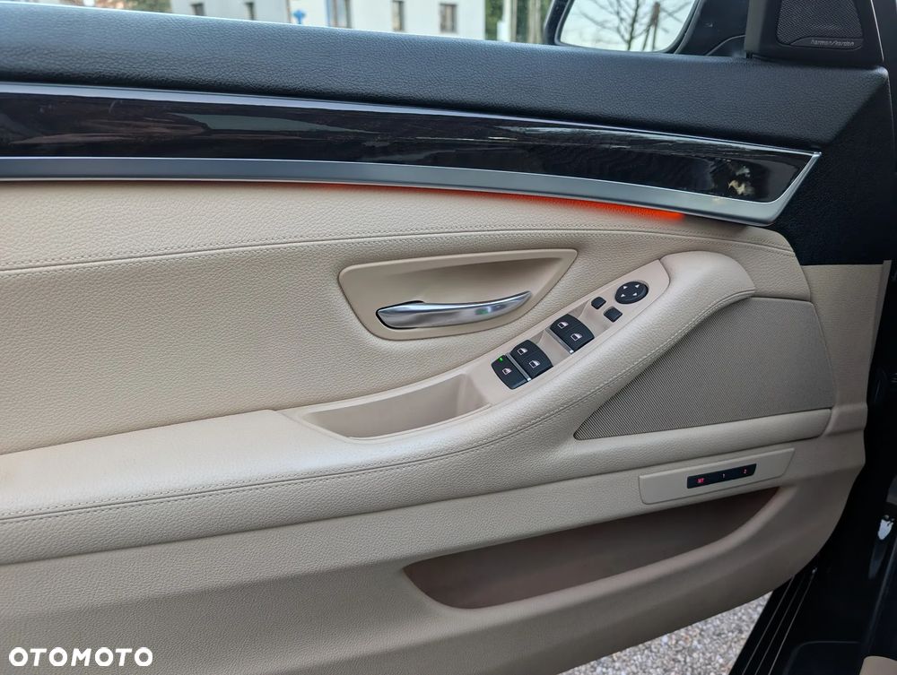 BMW Seria 5 535i xDrive - 18