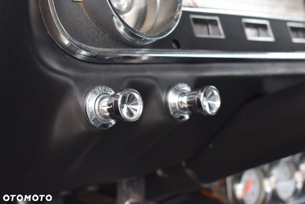 Ford Mustang - 32
