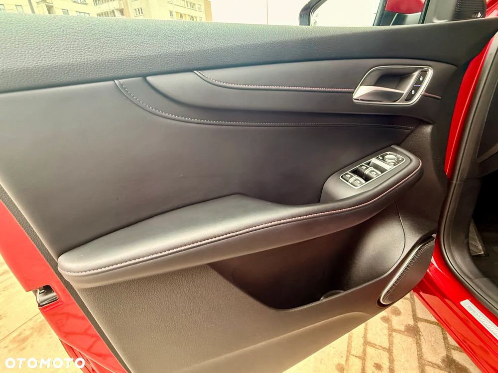 MG HS 1.5 T-GDI Excite DCT - 9