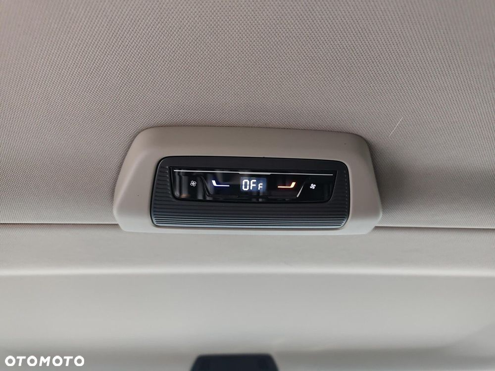 Volkswagen Multivan - 36