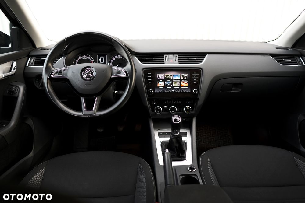 Opel Astra 1.4 T Dynamic S&S - 36