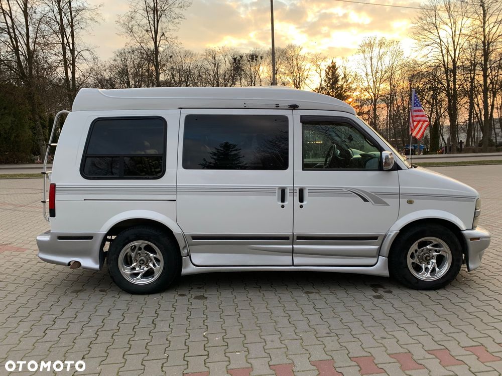 Chevrolet Astro - 29