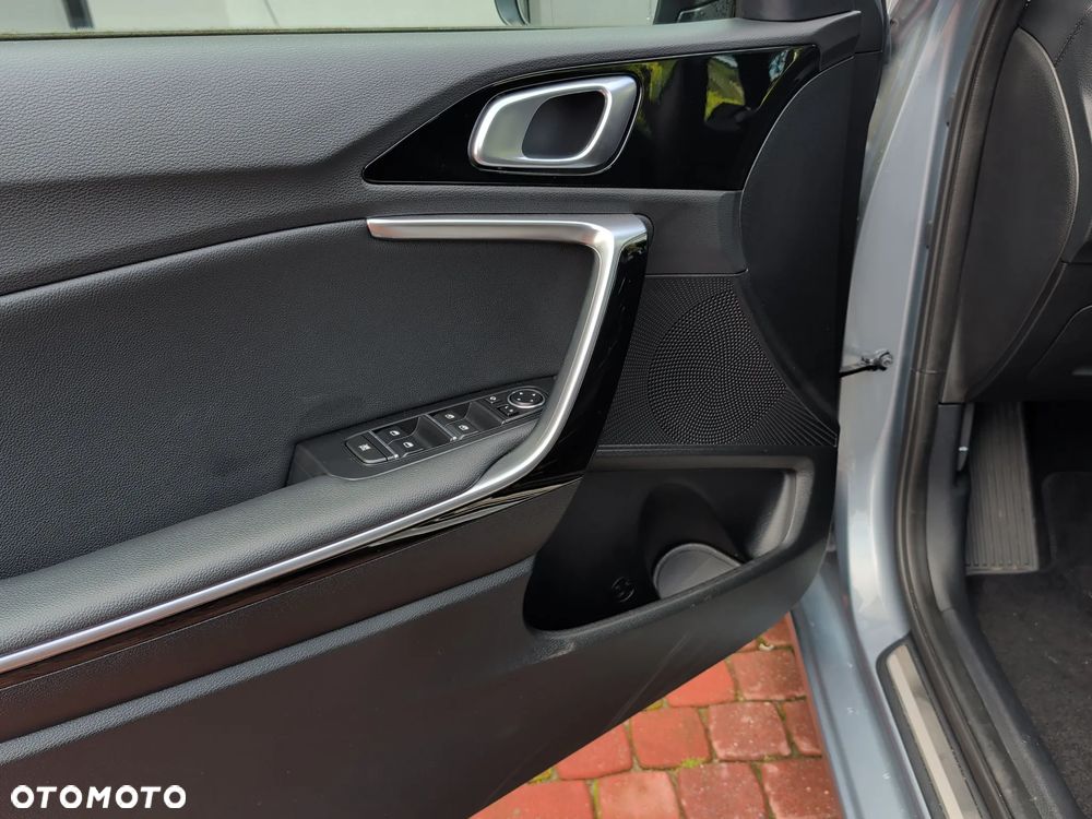 Kia Ceed 1.6 GDI PHEV L DCT - 18