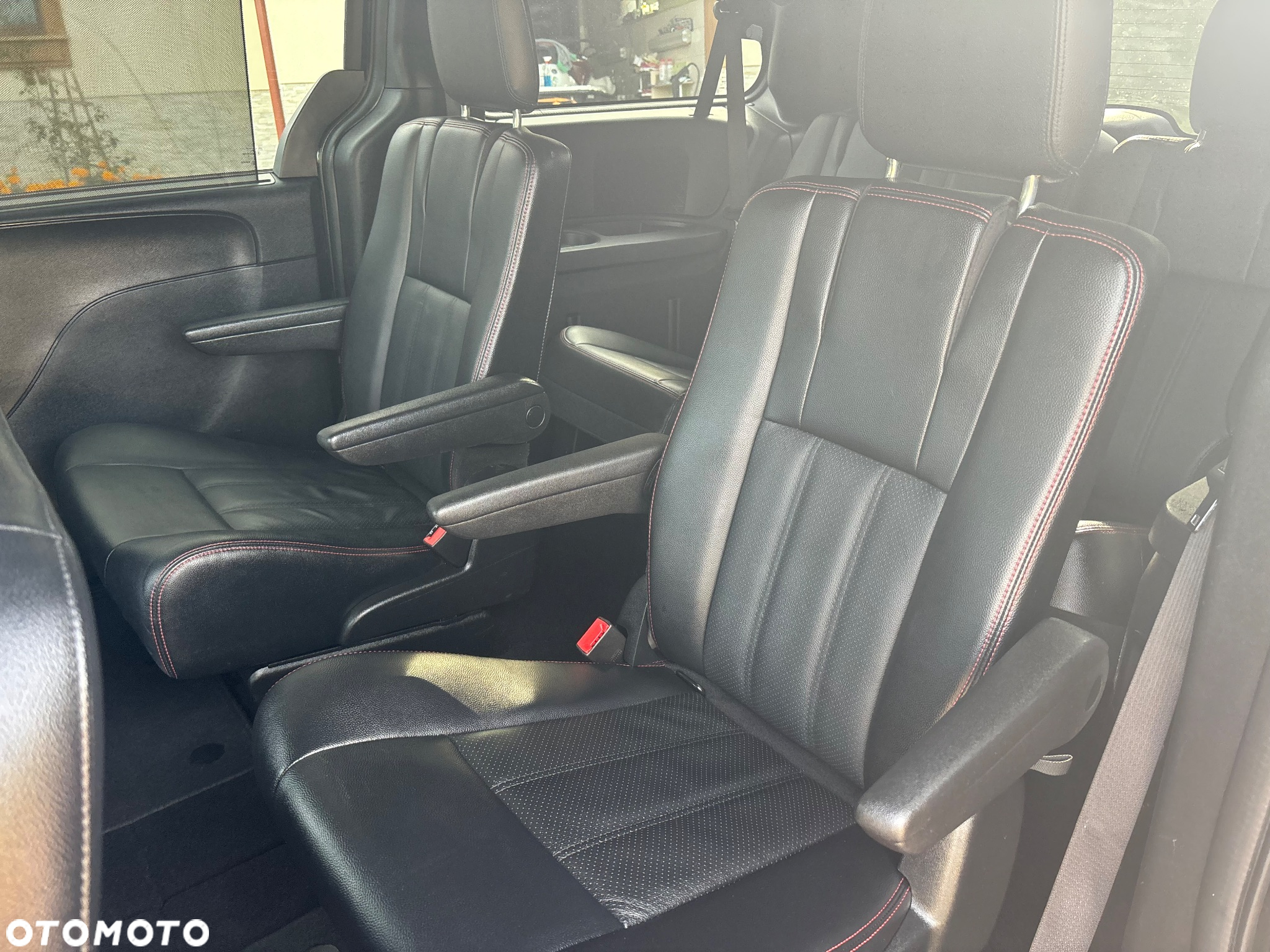 Dodge Grand Caravan - 11
