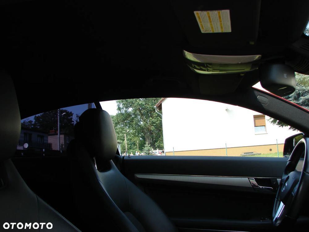 Mercedes-Benz Klasa E 350 CGI BlueEffICIENCY - 19