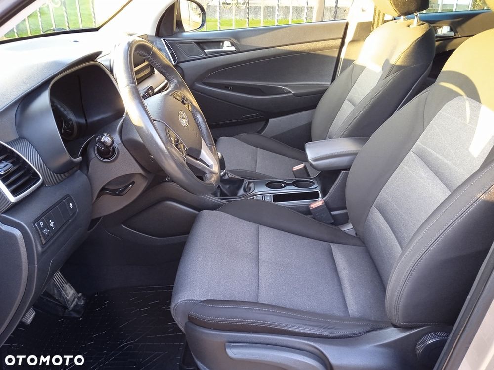 Hyundai Tucson 1.6 GDI BlueDrive GO 2WD - 10