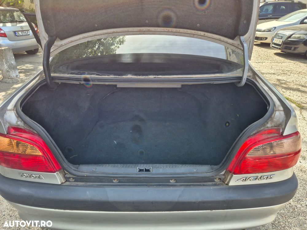 Toyota Avensis 1.6 Sdn. Linea Terra - 7