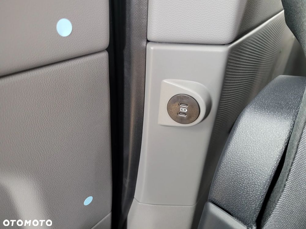 Ford Tourneo Custom - 24