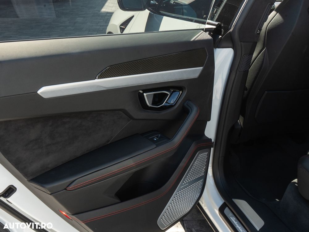 Lamborghini URUS - 30