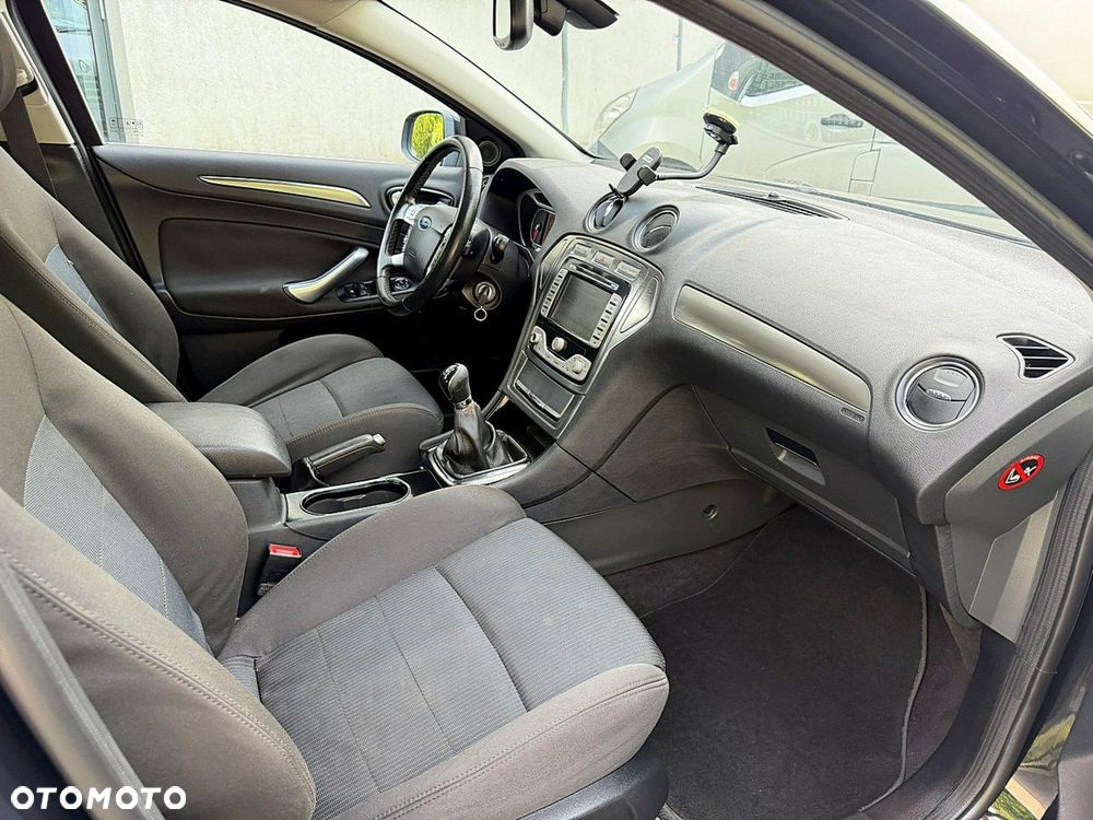 Ford Mondeo - 12