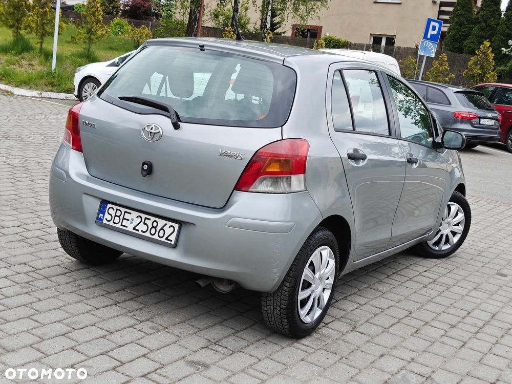 Toyota Yaris 1.33 Prestige - 4