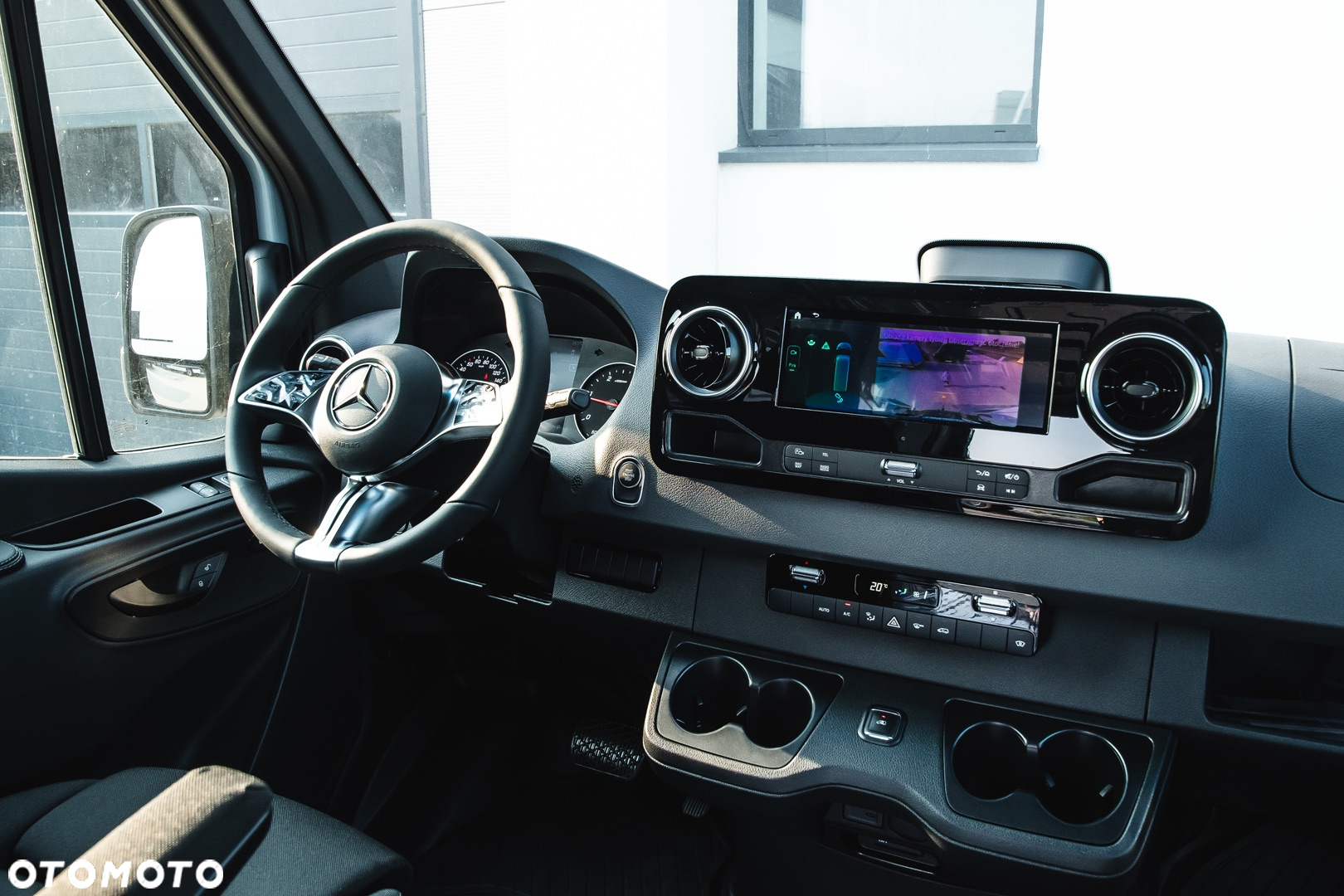 Mercedes-Benz Sprinter - 20
