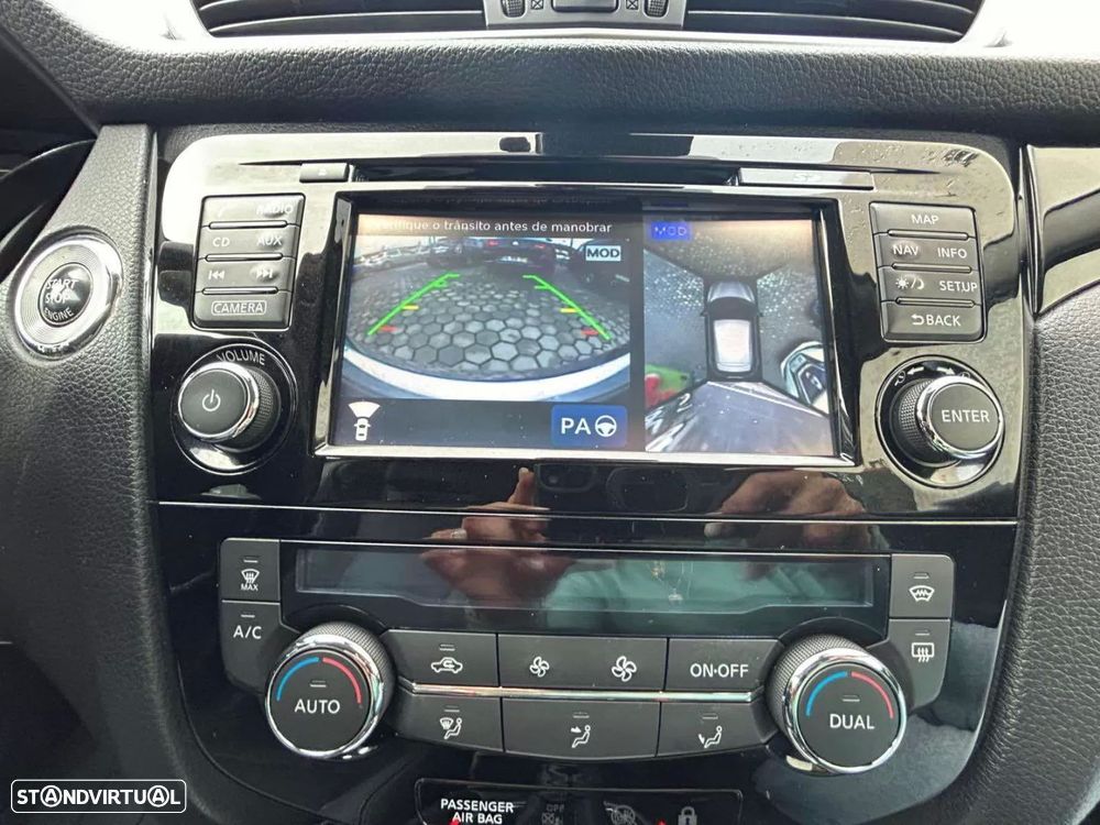 Nissan Qashqai 1.5 dCi N-Connecta 18 - 19