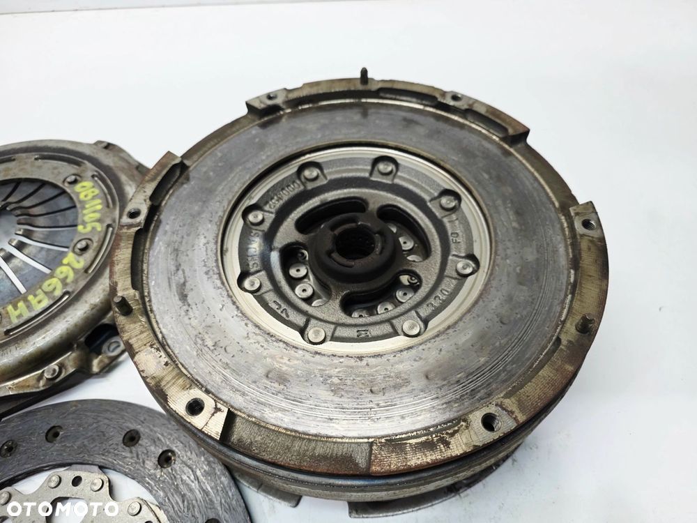 KOŁO DWUMASOWE SPRZĘGŁO AUDI A4 B8 A5 2.0 TDI TFSI 0B1105266AH 6/26 - 3