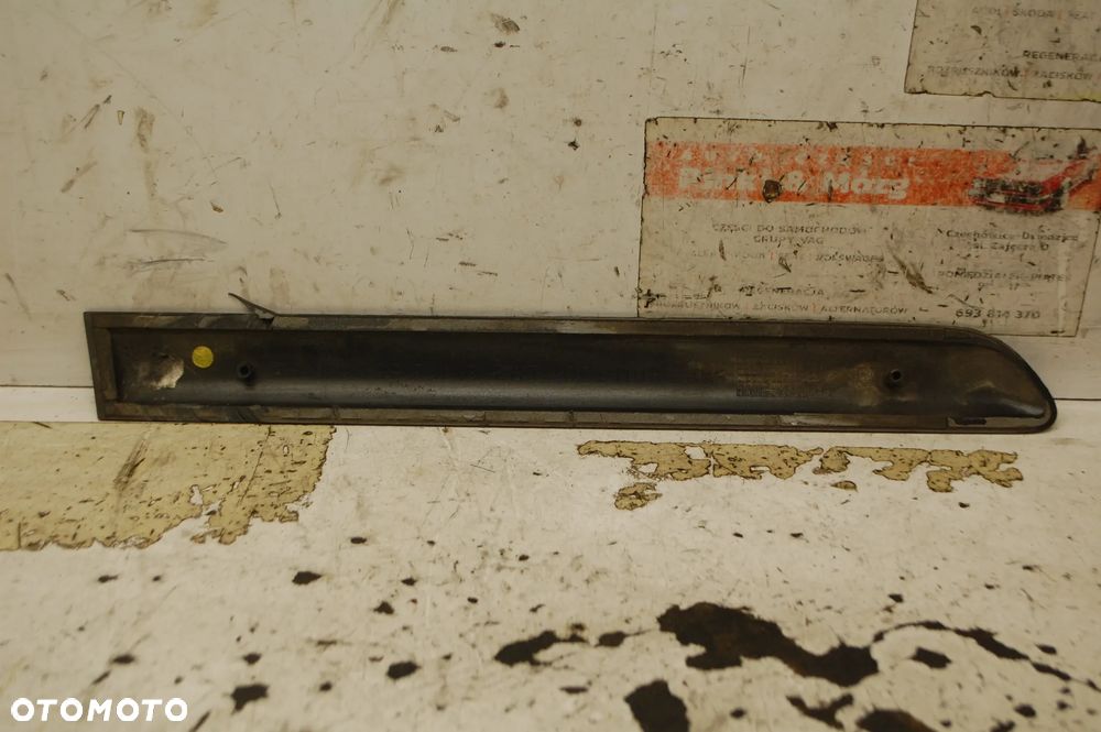 LISTWA BŁOTNIKA PRAWY LEWY TYŁ TYLNA 1K3853536 1K3853535 1K3853536A 1K3853535A VW GOLF V 3D LA7W/ LC9Z - 8