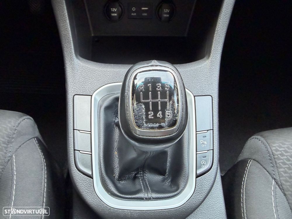 Hyundai i30 SW 1.6 CRDi Style+Navi - 32