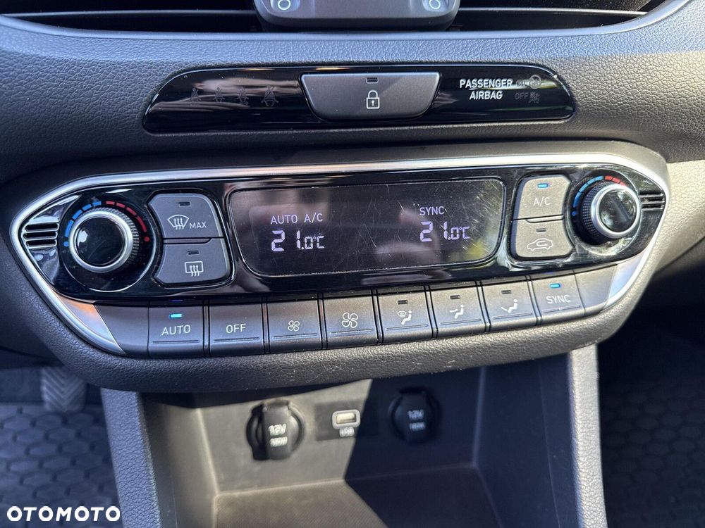 Hyundai i30 1.5 DPI Smart - 29