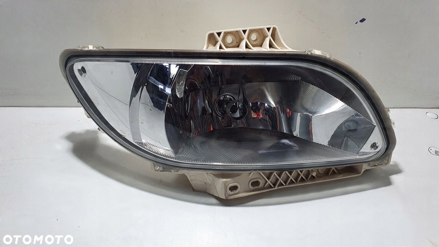 Lampa Halogen Przedni Prawy DAF XF 106 Euro 6 17601902 176019-02 - 1