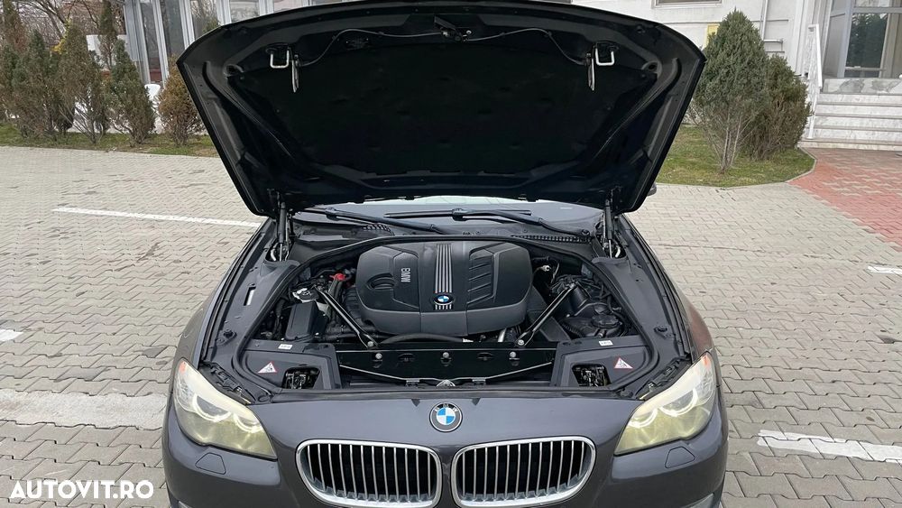 BMW Seria 5 520d - 24