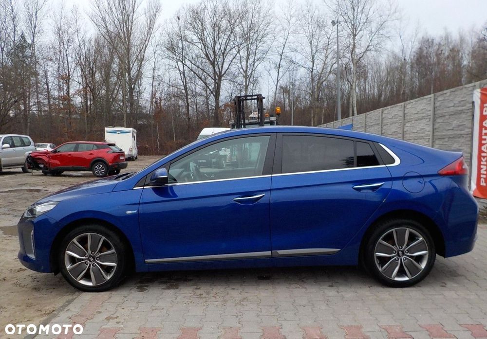 Hyundai IONIQ - 11