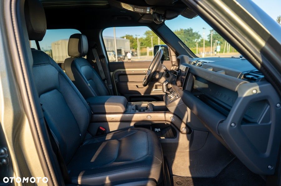 Land Rover Defender 3.0 D250 mHEV X-Dynamic SE - 18