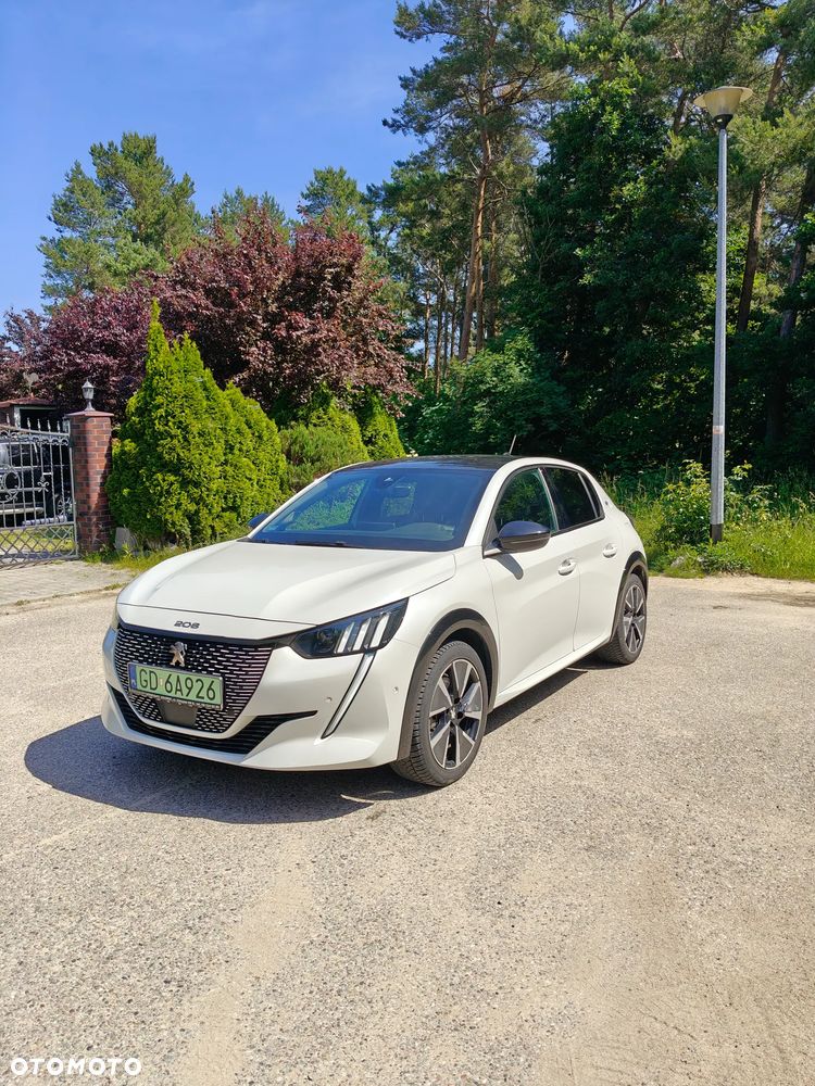 Peugeot 208 - 1