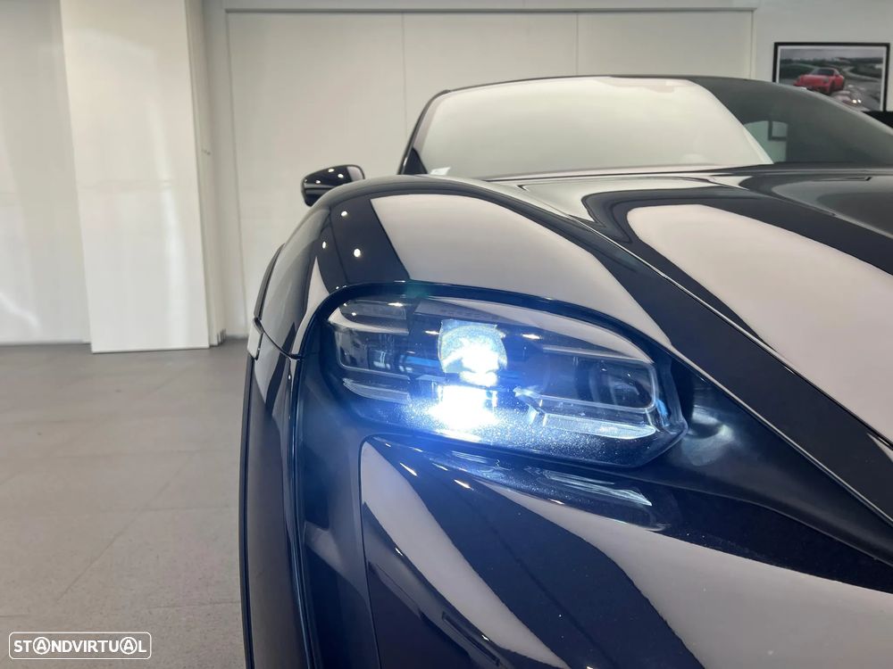 Porsche Taycan Cross Turismo 4 - 12