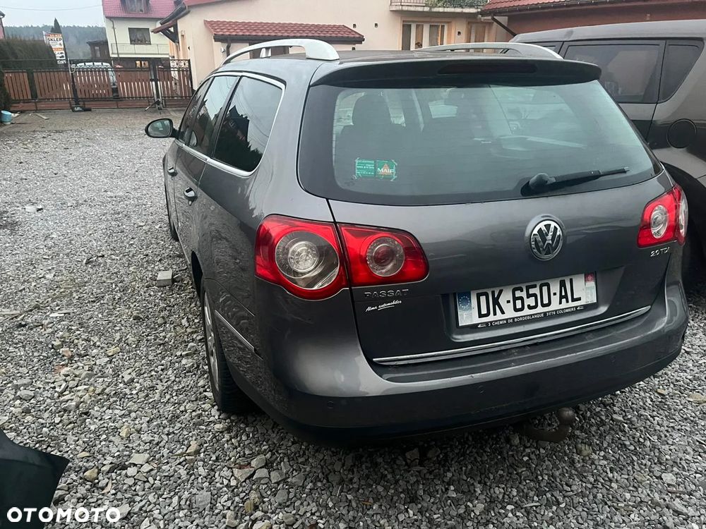 Volkswagen Passat 2.0 TDI DPF BlueMotion Technology Comfortline - 5