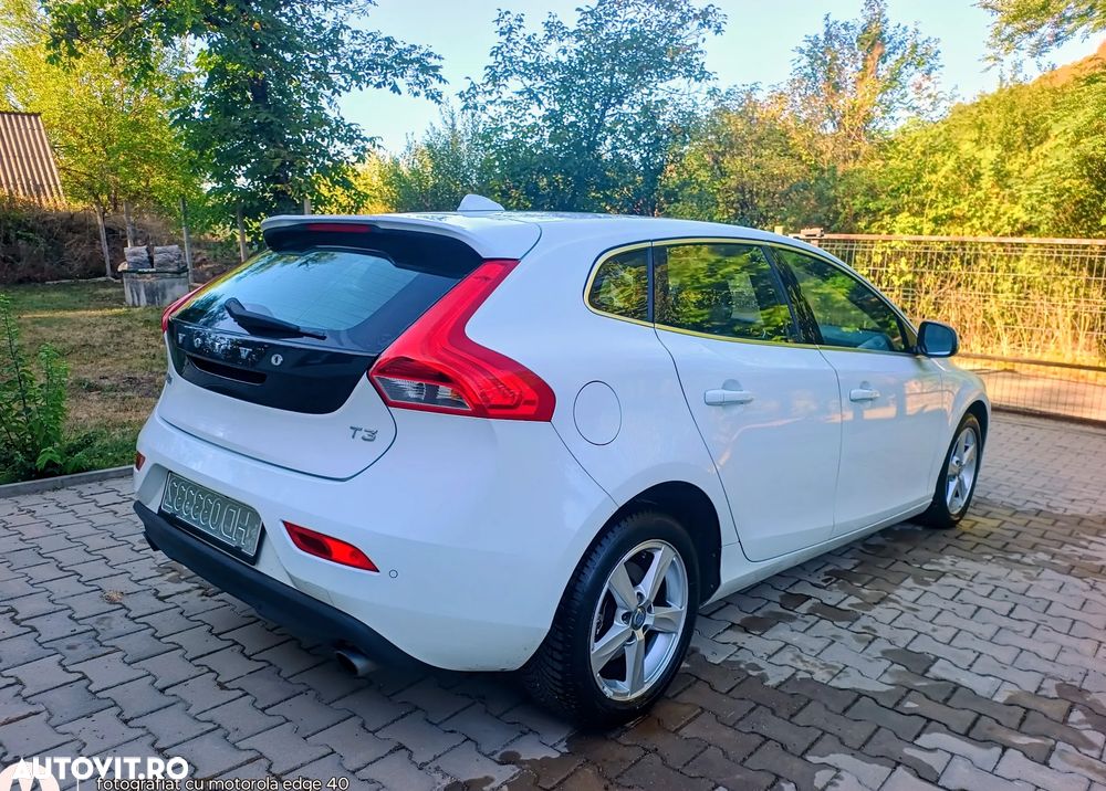 Volvo V40 T3 Momentum - 3