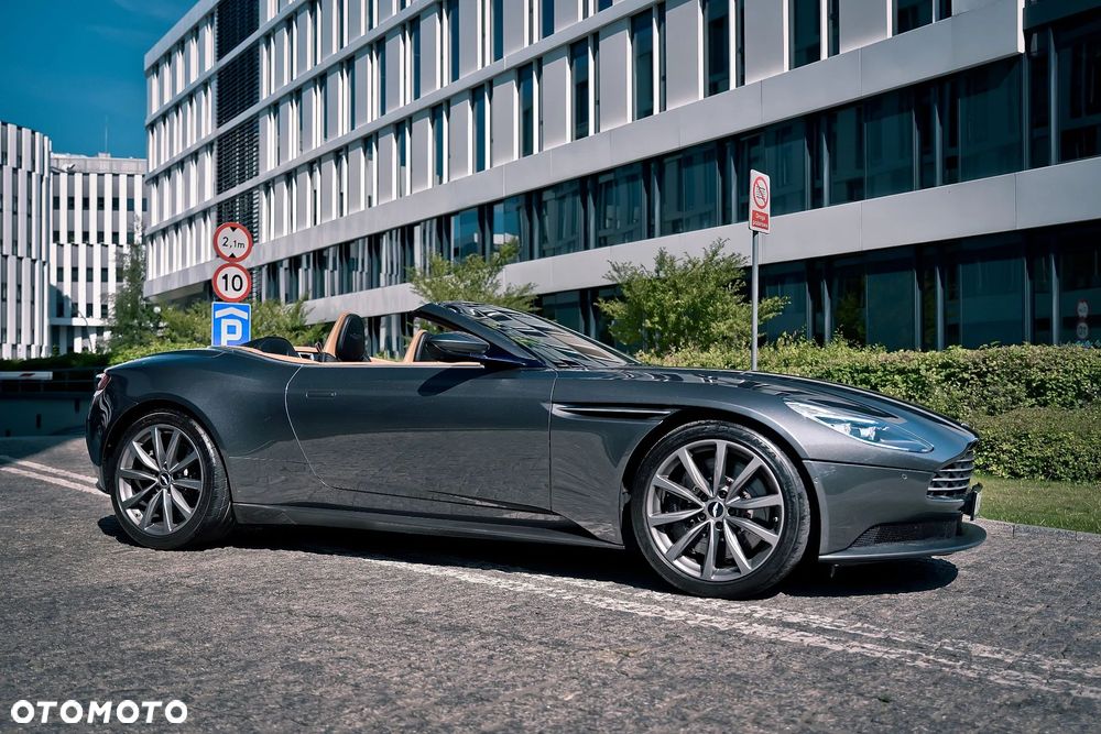 Aston Martin DB11 - 21