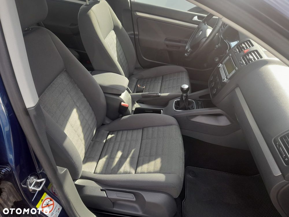 Volkswagen Golf - 33