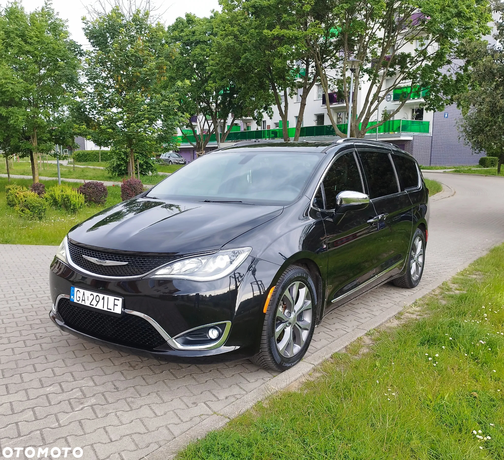 Chrysler Pacifica - 2
