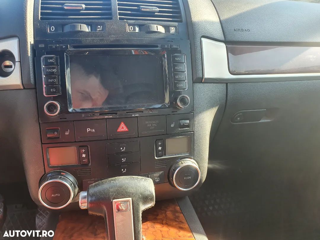 Dezmembrez Vw Touareg motor 3.0 tdi tip BKS 224cp an 2006 navigatie clapeta acceleratie galerie evacuuare admisie motoras geam racitor gaze rampa injectoare furtun intercooler debitmetru aer calculator motor ecu pompa servo servodirectie dezmembrari piese - 1