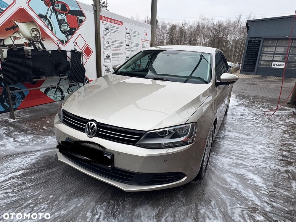 Volkswagen Jetta 1.6 TDI Comfortline - 8