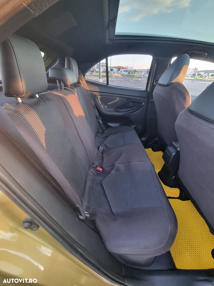 Toyota Yaris Cross 1.5 VVT-i HSD 4x2 Exclusive Adventure - 13
