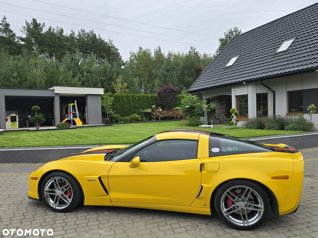 Chevrolet Corvette - 19
