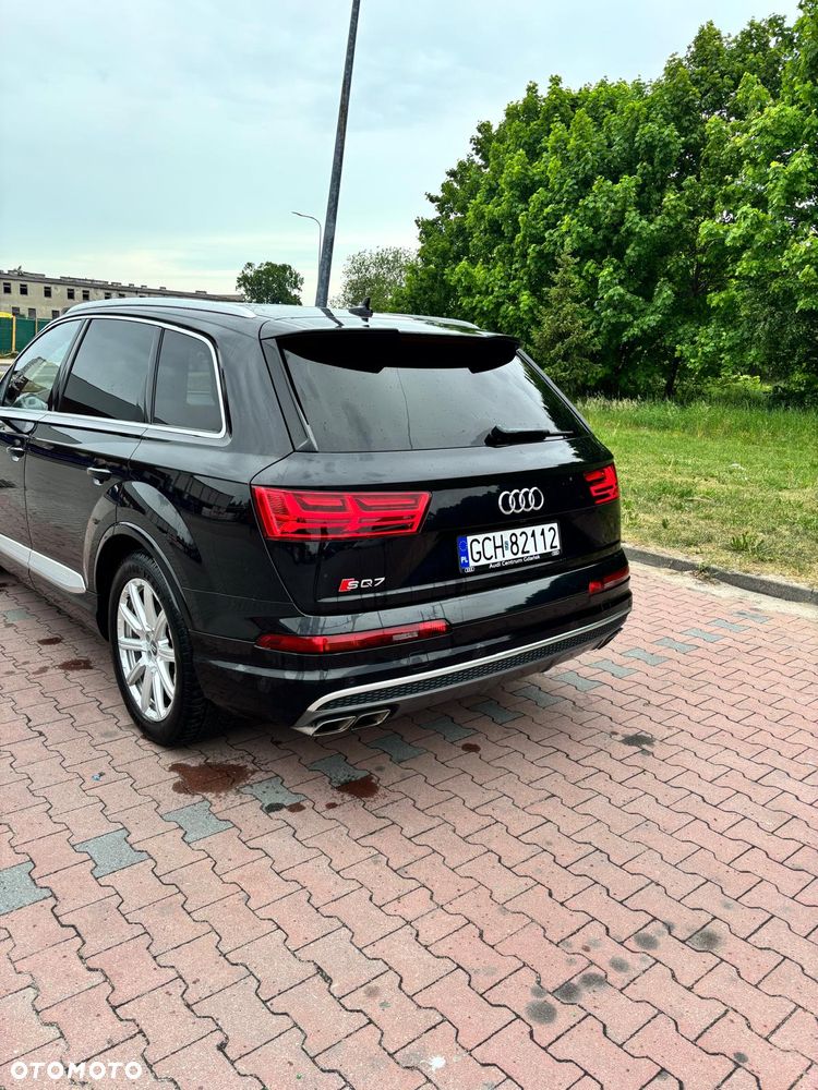 Audi SQ7 - 7