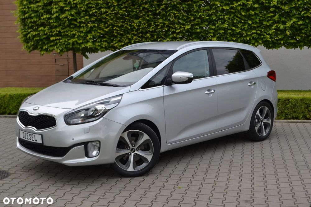 Kia Carens - 7