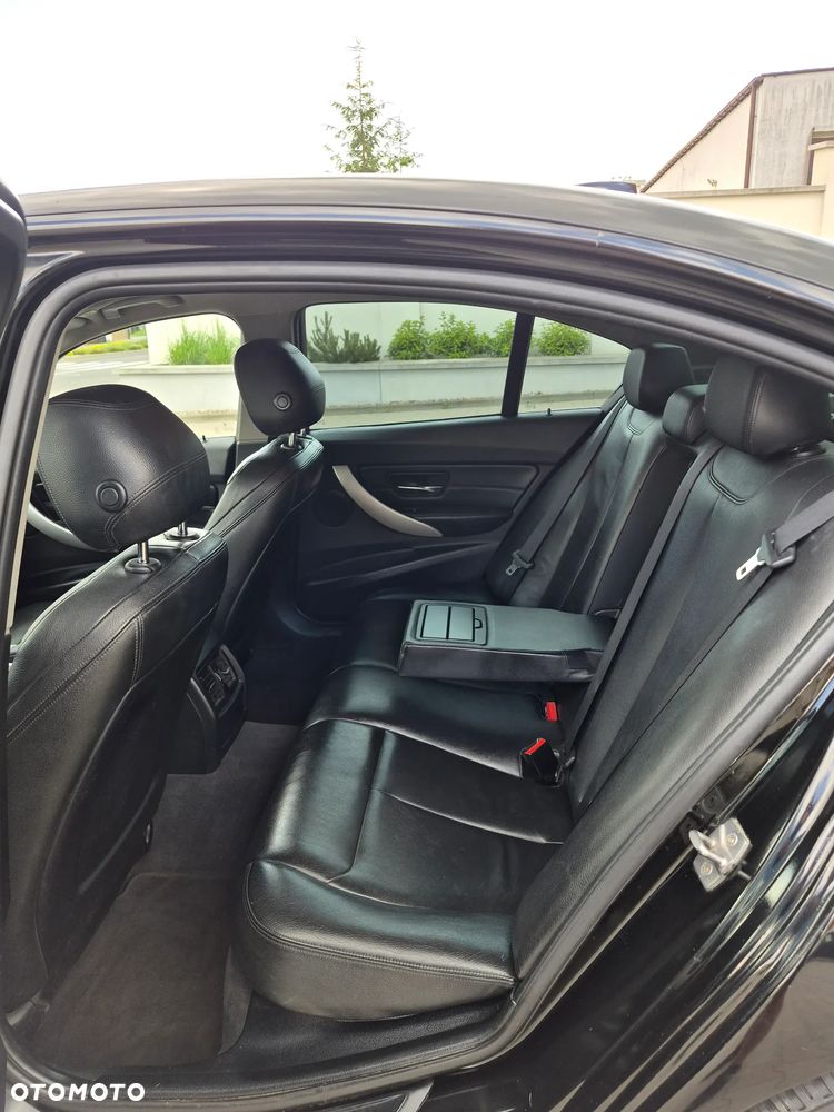 BMW Seria 3 320d Efficient Dynamics Edition Blue Perf Luxury Line - 22