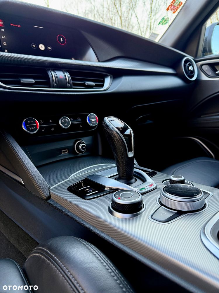 Alfa Romeo Stelvio - 21