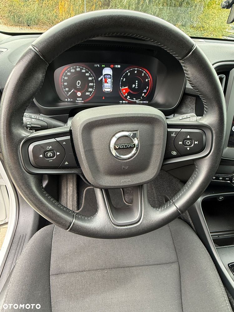 Volvo XC 40 T3 Momentum - 17