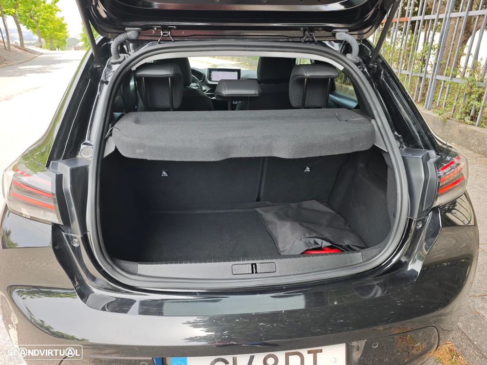 Peugeot e-208 Allure - 45