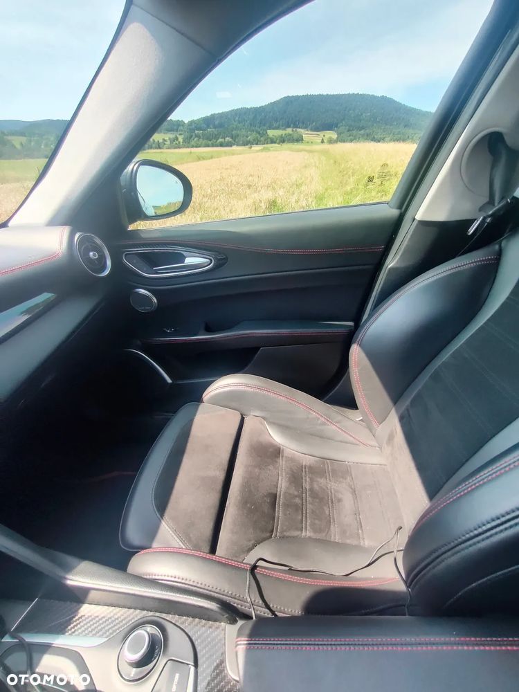 Alfa Romeo Giulia 2.0 Turbo 16V AT8-Q4 Veloce Ti - 15