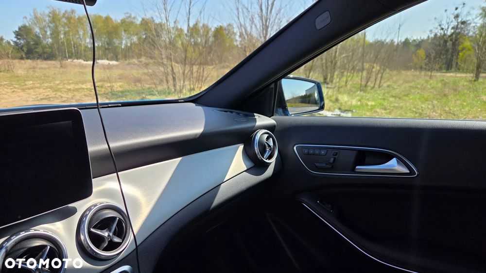 Mercedes-Benz GLA 200 7G-DCT AMG Line - 18