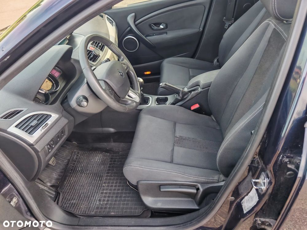 Renault Megane 1.9 dCi Dynamique Euro5 - 22