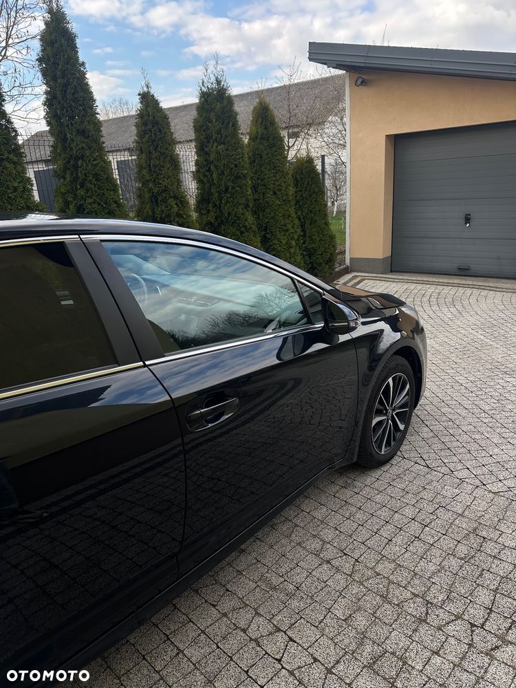 Toyota Avensis 1.8 Premium MS - 4