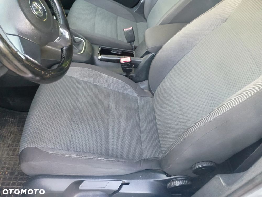 Volkswagen Golf 1.6 TDI DPF Highline - 13