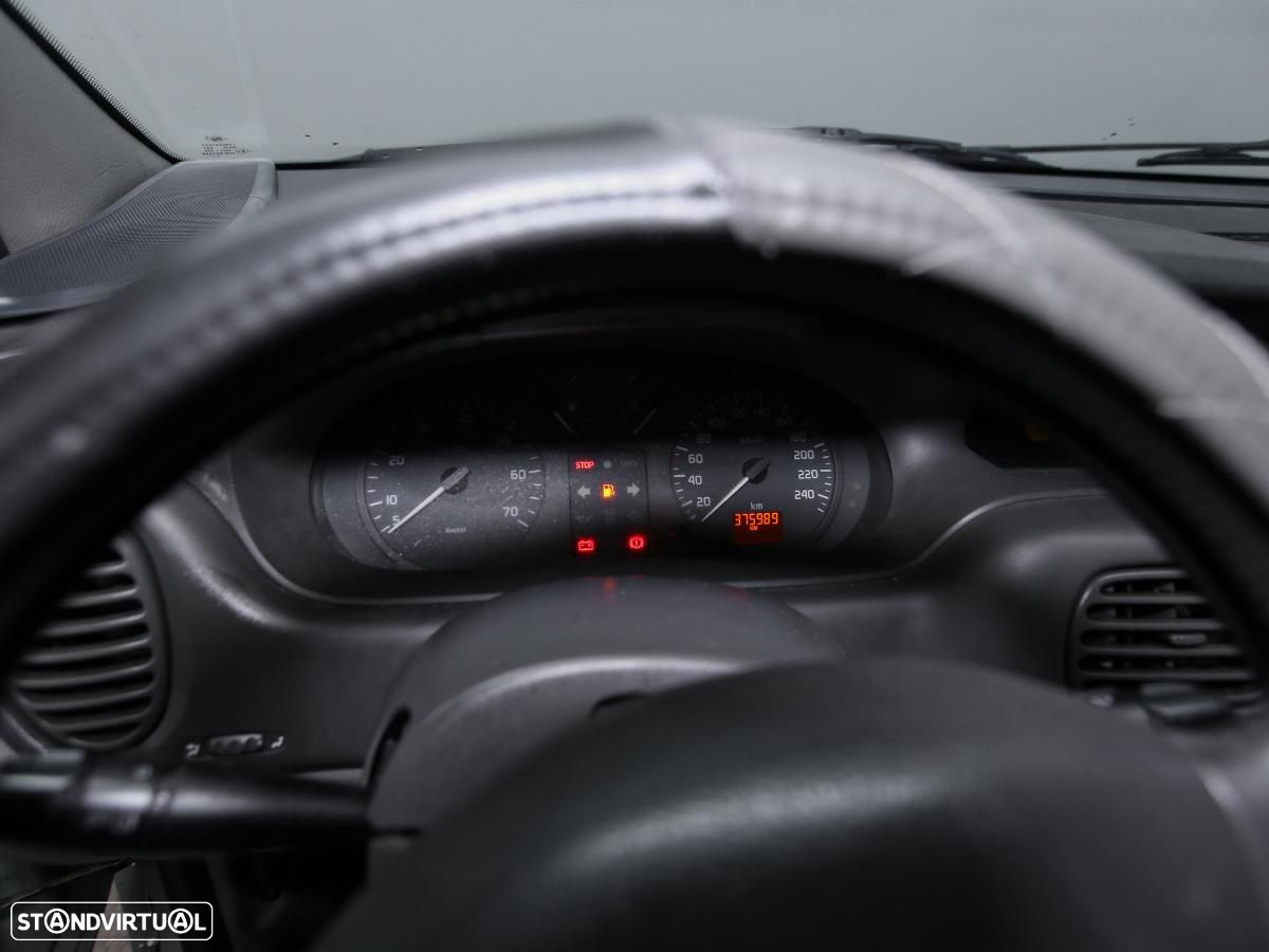 Renault Scénic 1.4 16V RTE - 5