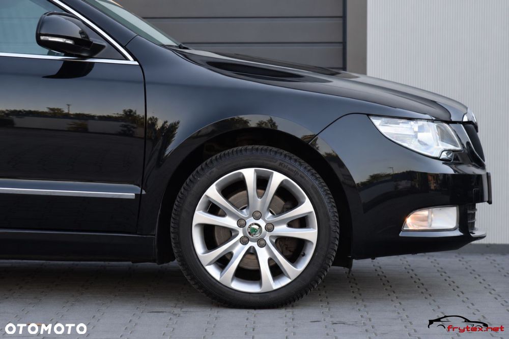 Skoda Superb 2011 photo 5